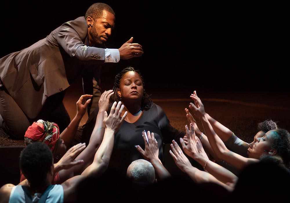 photo: Quincy Armorer, Lucinda Davis and Ensemble. By AndréeLanthier_