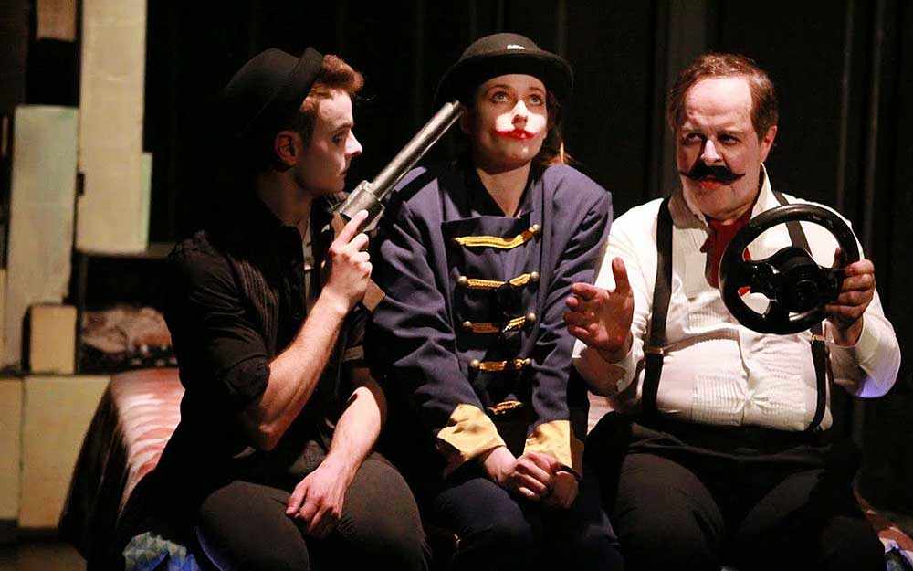 scene from Fuddy Meers