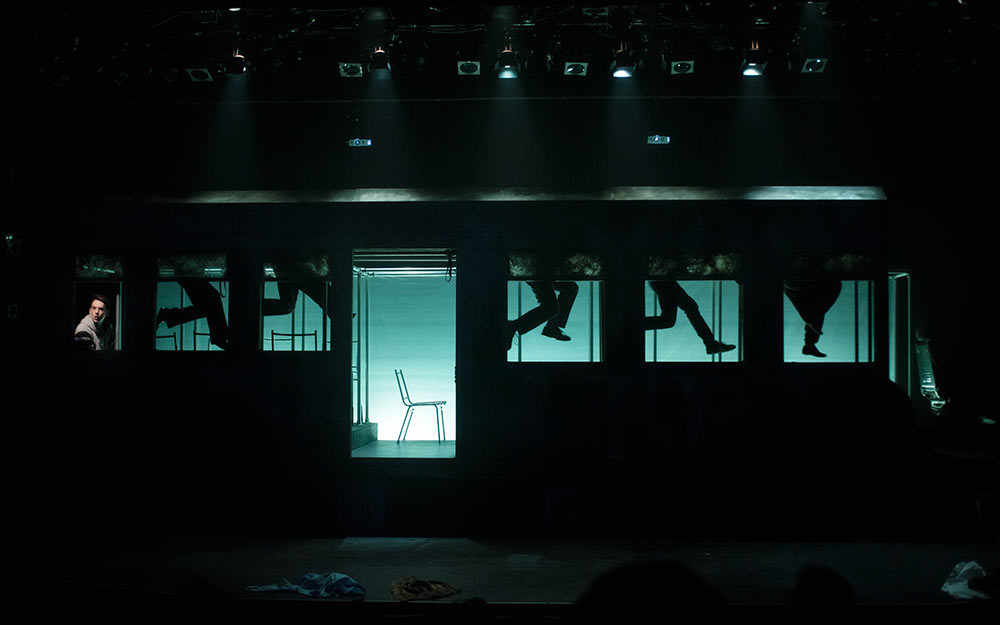 Lignedebus au Théâtre des Écuries