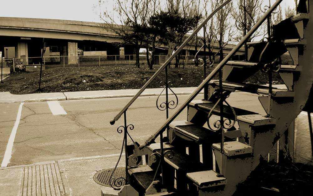 House and highway - Photo by Gilles Douaire - stockpholio.net