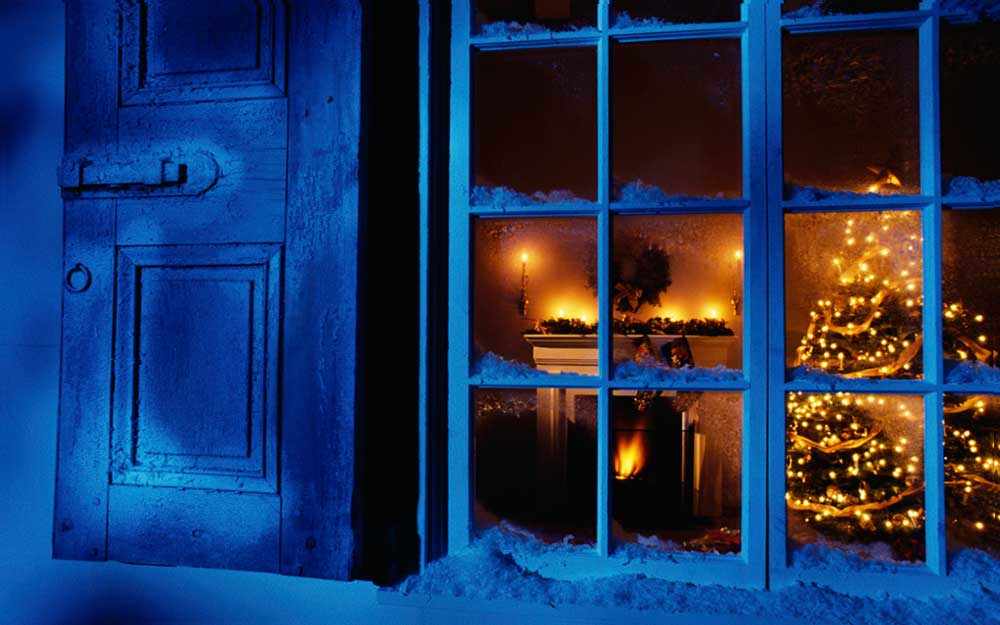 fireplace Xmas tree WestmountMga.ca