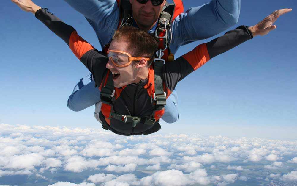 sky diver - WestmountMag.ca