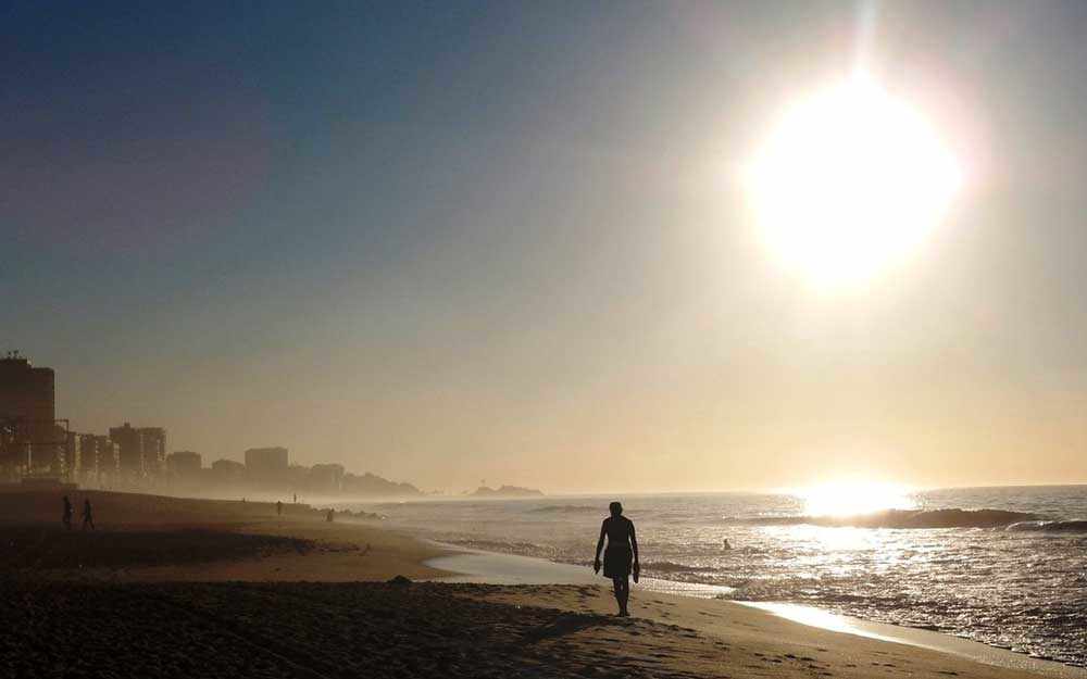 beach sunrise walk - WestmountMag.ca