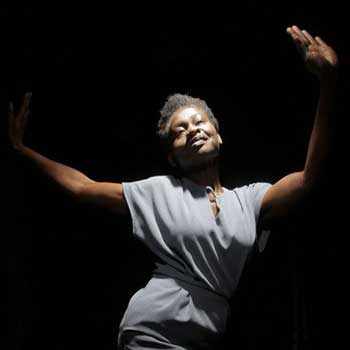 Tangente - Re-conter l'Afrique: Sleepwalker, de Fummi Adewole - image: David Wilson Clarke - WestmountMag.ca