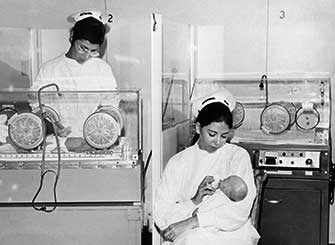 McCord - Shalom Montréal - infirmières / nurses (vers 1941) – Westmountmag.ca