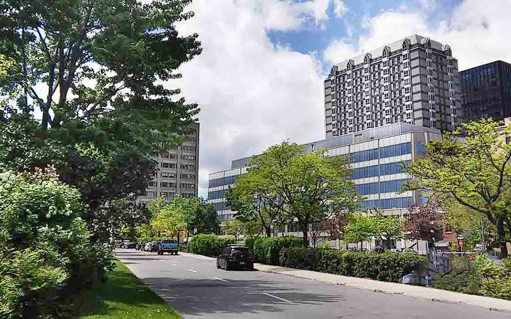 Dorchester boulevard Westmount - WestmountMag.ca