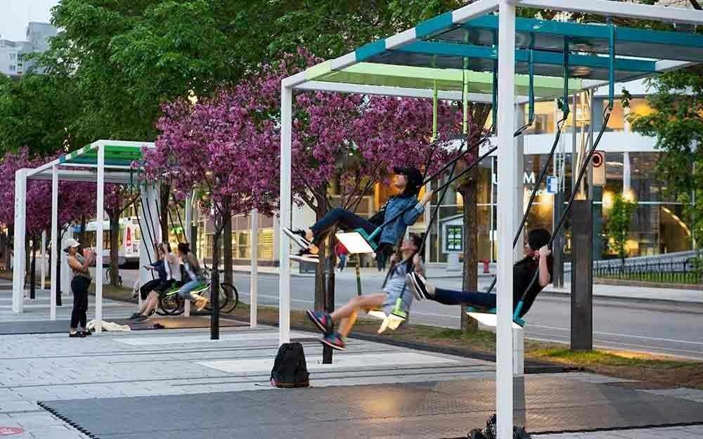 21 Balançoires : Une création de Daily tous les jours – WestmountMag.ca