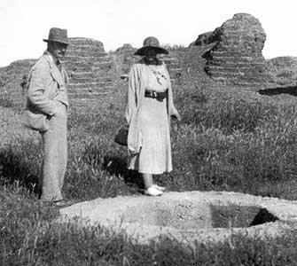 Agatha Christie with archaeologist husband - WestmountMag.ca