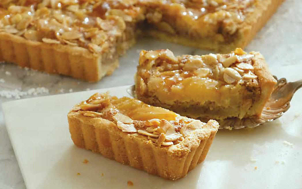 Tourte aux amandes et poires / Almond and pear tart