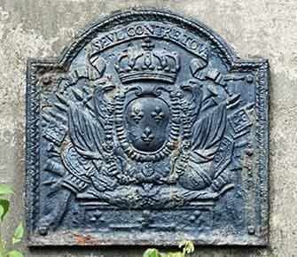 decorative plaque on Argyle Avenue - WestmountMag.ca