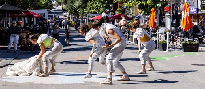Ballet de ruelle - La grande rentrée du Quartier latin, l’événement de la rentrée étudiante, qui se déroule les 8, 9 et 10 septembre sur la rue Saint-Denis