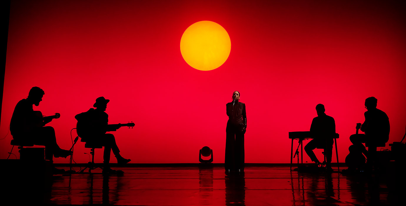 Traquen'Art et le Théâtre Outremont présentent Carminho, le 18 octobre, au Théâtre Outremont