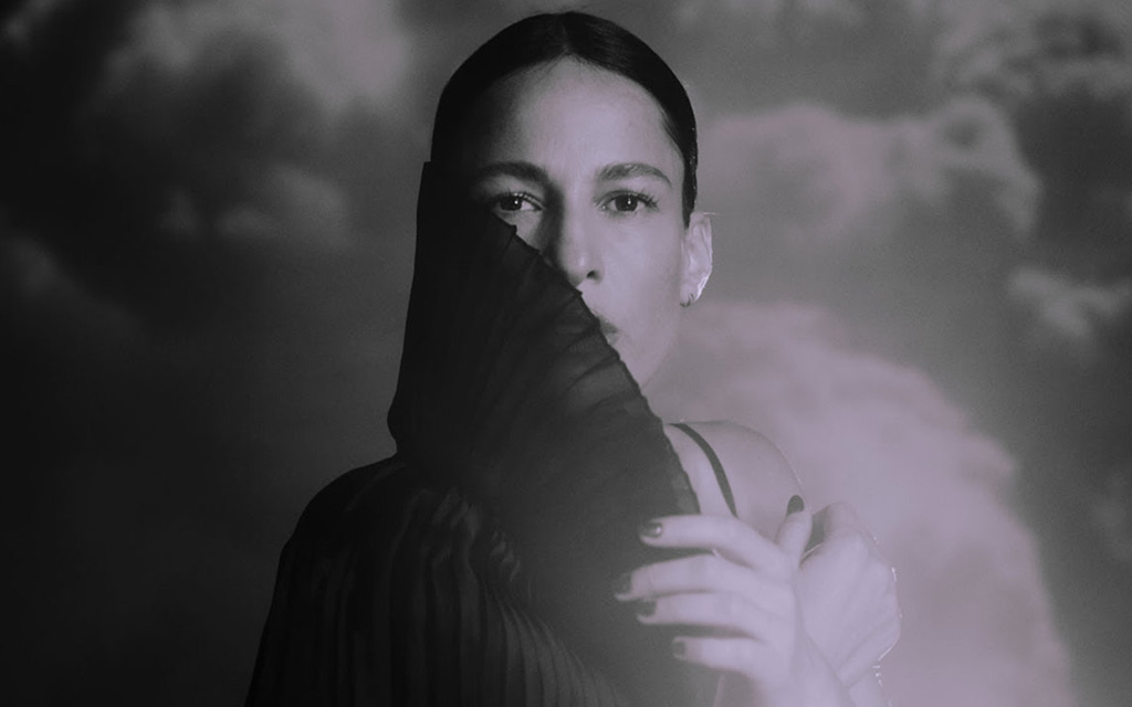 Carminho fado singer