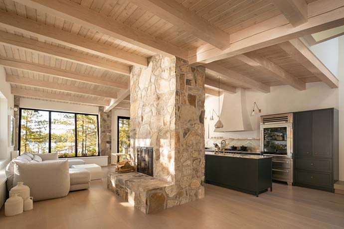 Chalet sur la pointe, Lanaudière, Canada, Paul Bernier Architecte - photo : Raphaël Thibodeau