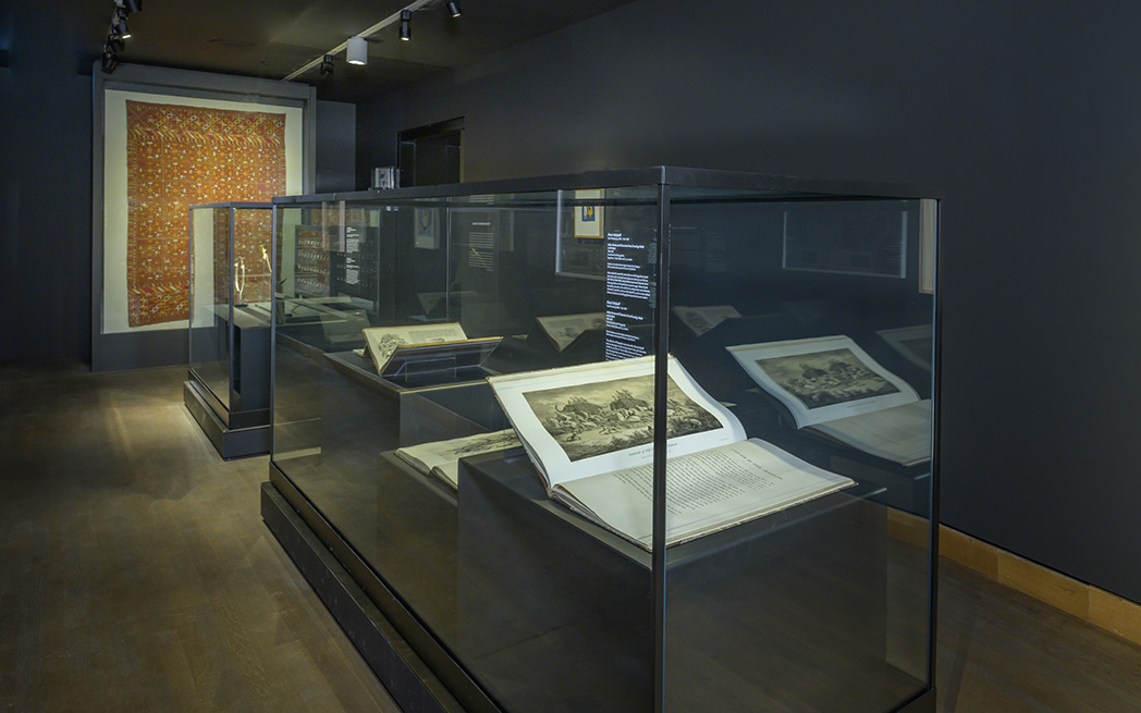 Vue de la Collection d’art sikh, Narinder Singh et Satinder Kaur Kapany – Sikh Foundation International. Musée des beaux-arts de Montréal. Photo MBAM, Denis Farley View of the Sikh Art Collection, Narinder Singh and Satinder Kaur Kapany – Sikh Foundation International. Montreal Museum of Fine Arts. Photo MMFA, Denis Farley