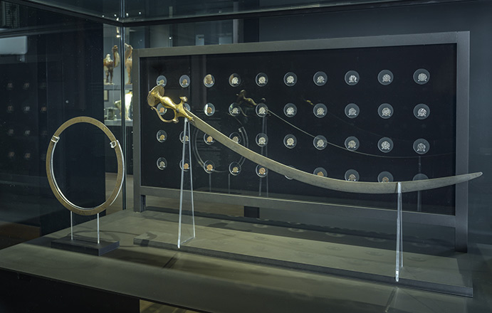 Vue de la Collection d’art sikh, Narinder Singh et Satinder Kaur Kapany – Sikh Foundation International. Musée des beaux-arts de Montréal. Photo MBAM, Denis Farley View of the Sikh Art Collection, Narinder Singh and Satinder Kaur Kapany – Sikh Foundation International. Montreal Museum of Fine Arts. Photo MMFA, Denis Farley