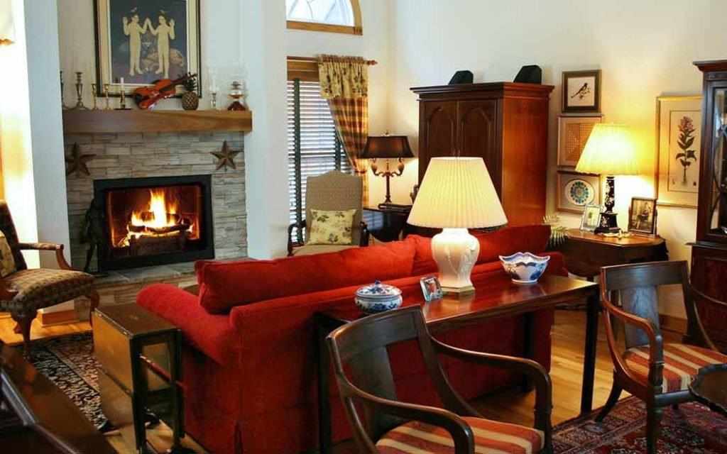 comfy living room - WestmountMag.ca