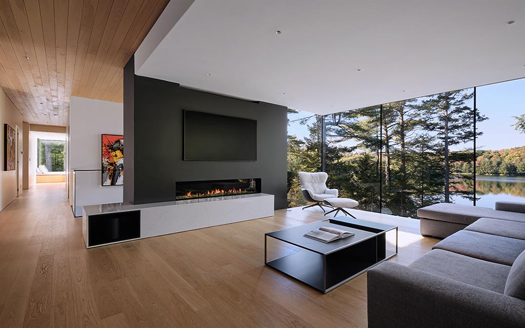 Entre lac et forêt, Sainte-Anne-des-Lacs,Canada - LOCUS architecture+design