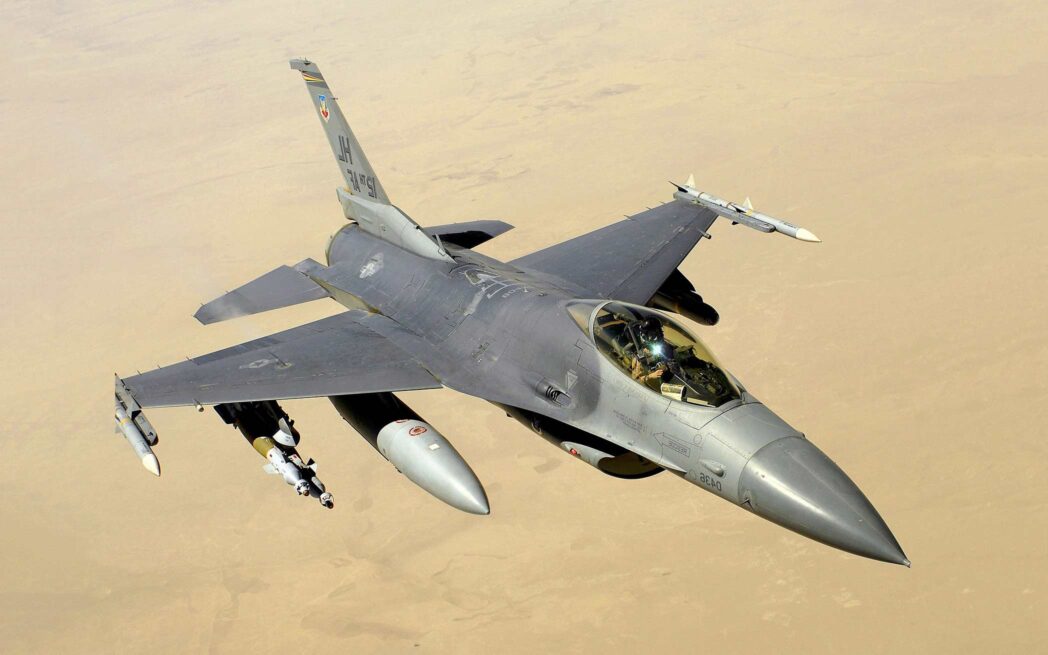 F16 fighter plane