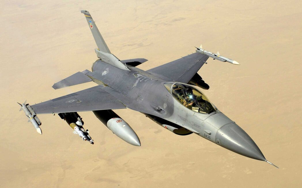 F16 fighter plane