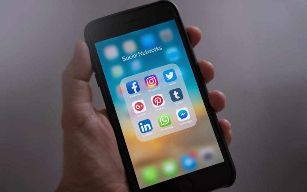 Facebook debate – WestmountMag.ca