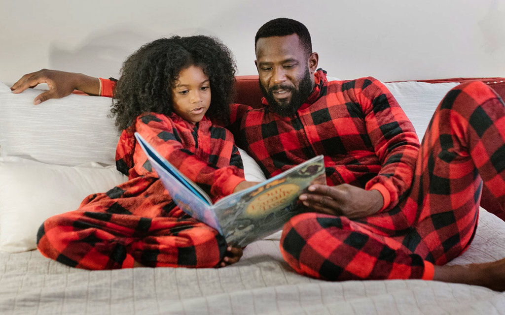 father daughter story time
