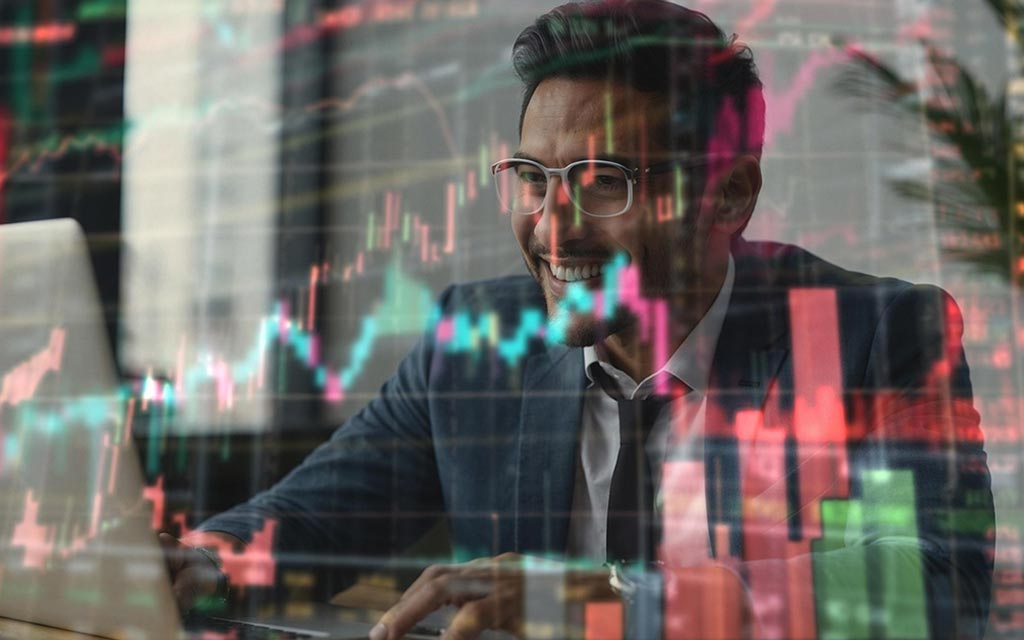 Happy man early trading • Image by Gerd Altmann from Pixabay