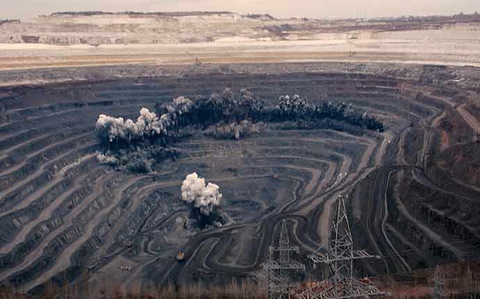 The Shadow of Gold - WestmountMag.ca