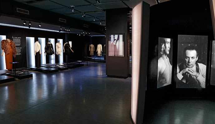 ’exposition réunit-elle près de 130 artefacts issus des dons de Jean-Claude Poitras au Musée McCord et au Musée de la civilisation