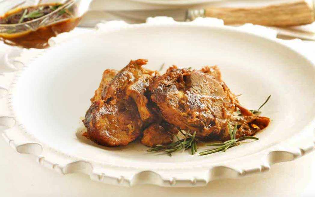 Lamb shoulder with herbs - WestmountMag.ca