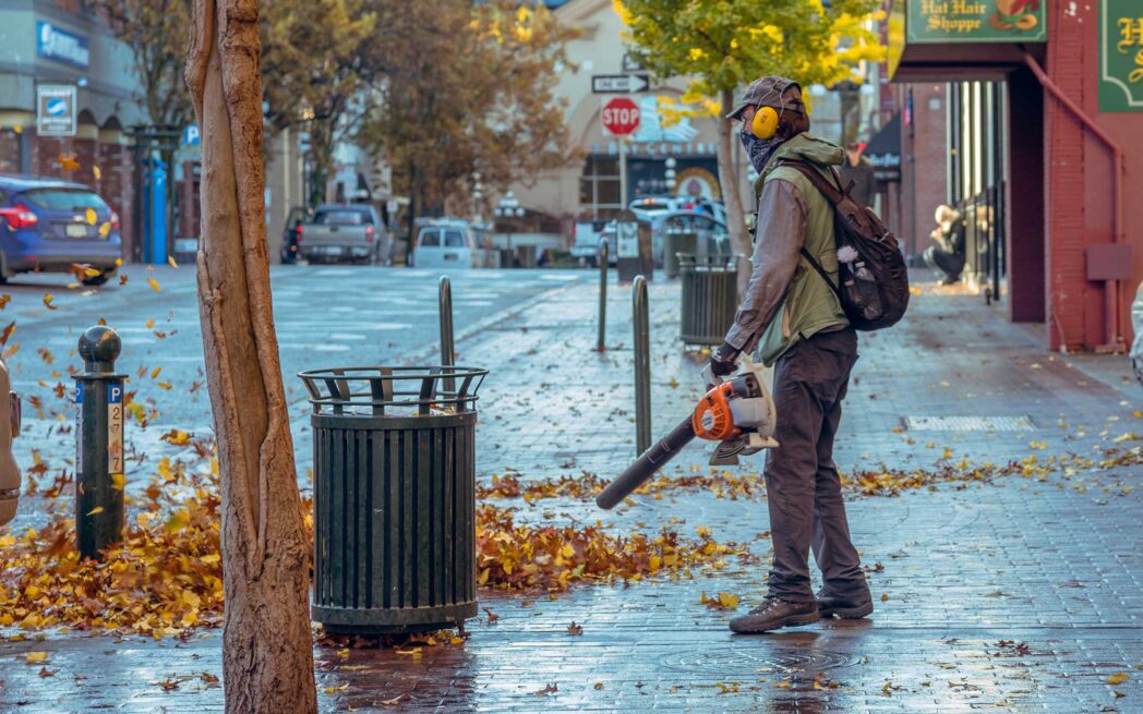 leaf blower