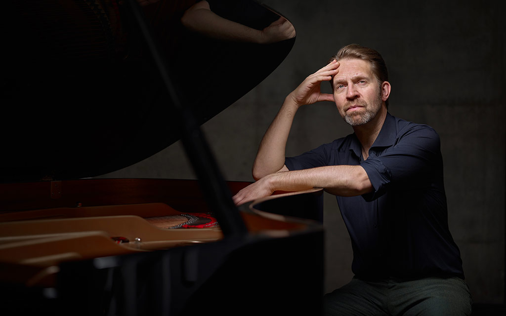 Leif Ove Andsnes, piano PROGRAMME GRIEG Piano Sonata in E minor, Op. 7 R. SCHUMANN Carnaval, Op. 9 CHOPIN 24 Preludes, Op. 28