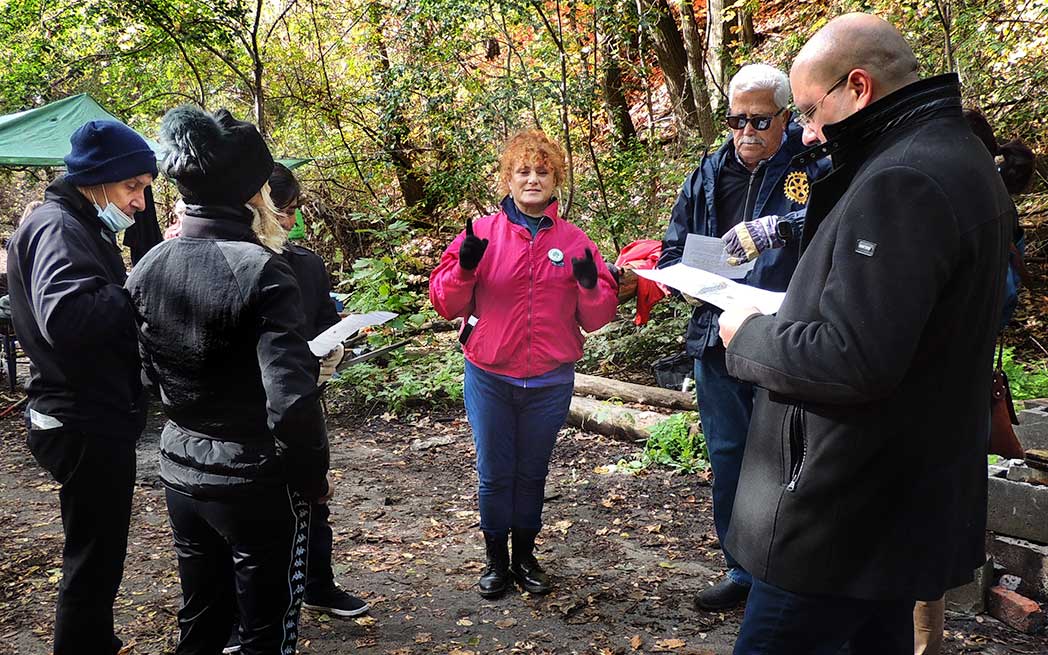 Lisa Mintz at falaise with political candidates 2021