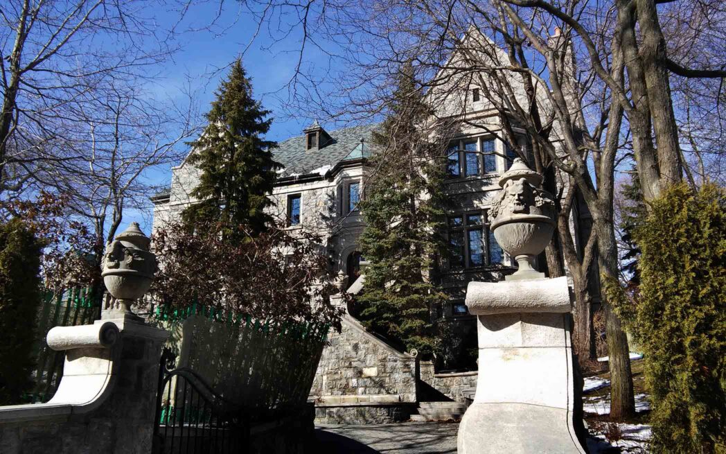 Manor-house - photo: Andrew Burlone - WestmountMag.ca