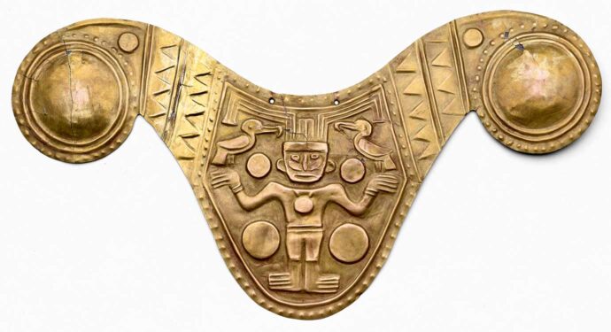 Pectoral à être mythique (identifié comme Serankua), Colombie, Sierra Nevada de Santa Marta, 200-900 EC (tradition Nahuange), identification de Serankua réalisée par des mamos de la Sierra Nevada de Santa Marta. Museum of Fine Arts, Houston, gift of Alfred C. Glassell, Jr. Photo Thomas R. DuBrock © The Museum of Fine Arts, HoustonPectoral with Mythic Being (Identified as Serankua), Colombia, Sierra Nevada de Santa Marta, 200-900 CE (Nahuange Tradition), Serankua identified by mamos of the Sierra Nevada de Santa Marta. Museum of Fine Arts, Houston, gift of Alfred C. Glassell, Jr. Photo Thomas R. DuBrock © The Museum of Fine Arts, Houston