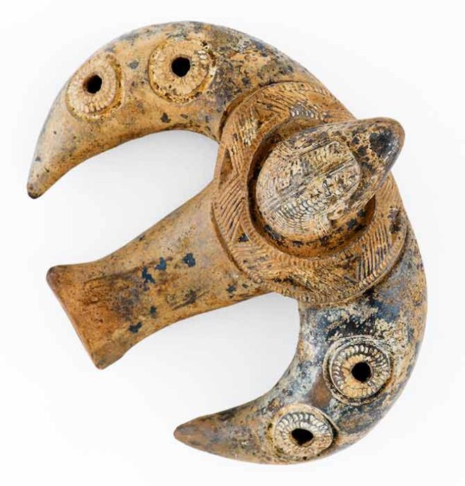 Ocarina en forme d’oiseau, Colombie, Sierra Nevada de Santa Marta, 900-1600 EC (tradition Tairona). Los Angeles County Museum of Art, The Muñoz Kramer Collection, gift of Camilla Chandler Frost and Stephen and Claudia Muñoz-KramerBird Ocarina, Colombia, Sierra Nevada de Santa Marta, 900-1600 CE (Tairona Tradition), ceramic. Los Angeles County Museum of Art, The Muñoz Kramer Collection, gift of Camilla Chandler Frost and Stephen and Claudia Muñoz-Kramer