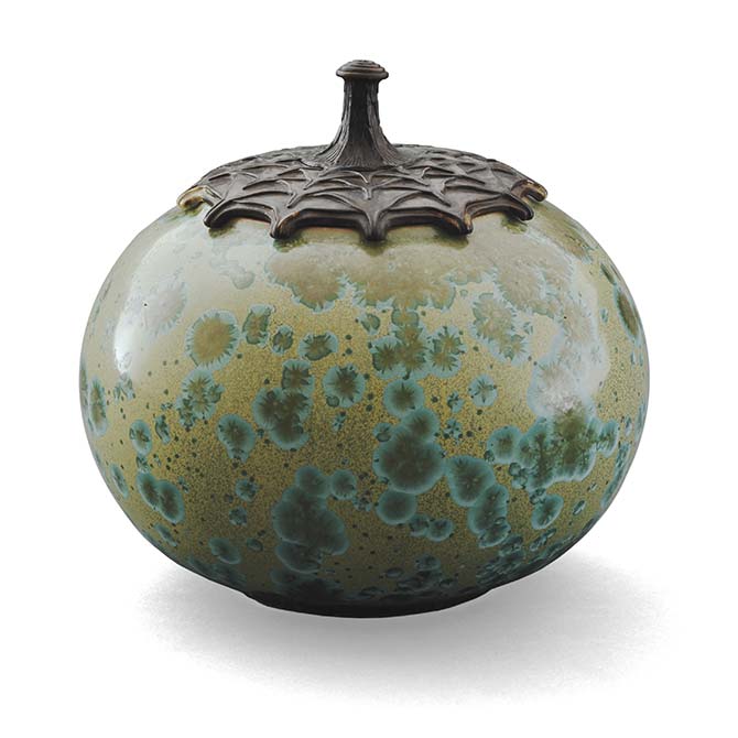 Adelaide Alsop Robineau (1865-1929), grand pot à couvercle, 1919. Syracuse, Everson Museum of Art,don de Dr. Ethel T. Eltinge. Photo David Revette, Revette Studio