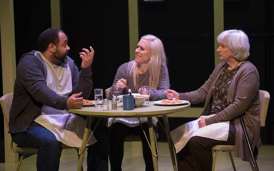 Mob (La meute) - WestmountMag.ca