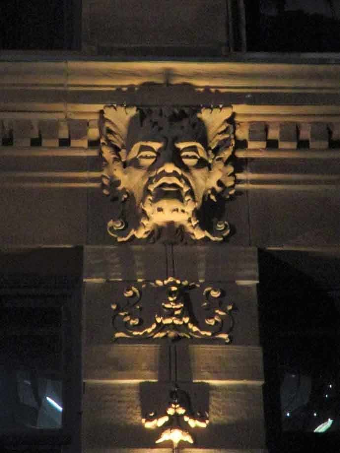 gargoyle Old Montreal - WestmountMag.ca