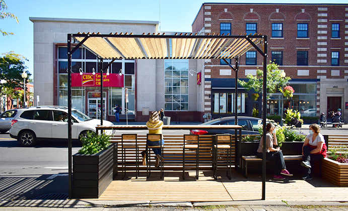 Westmount parklet on Sherbrooke Street 