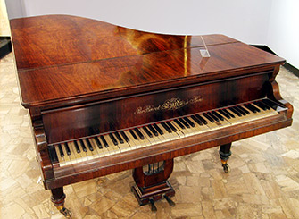 Piano Erard