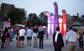 Quartier des spectacles – Instrument à vent, d’Étienne Paquette – WestmountMag.ca