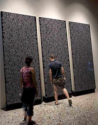 Rafael Lozano-Hemmer, 1,000 Platitudes, 2003