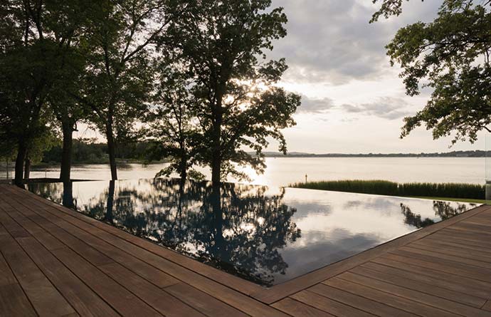 Résidence l'Ardoise Entrepreneur général : Parma Construction Inc. Ingénierie structure et civile : CLA Experts Conseils Inc. Ingénierie mécanique / électrique : MRA Simulation énergétique : Martin Roy et Associés (MRA) Architecture de paysage : Fahey et associés Aménagement paysager : Uni-Vert