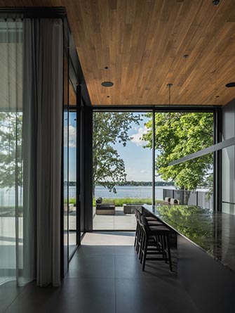 Résidence l'Ardoise Entrepreneur général : Parma Construction Inc. Ingénierie structure et civile : CLA Experts Conseils Inc. Ingénierie mécanique / électrique : MRA Simulation énergétique : Martin Roy et Associés (MRA) Architecture de paysage : Fahey et associés Aménagement paysager : Uni-Vert