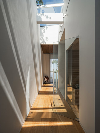 Résidence l'Ardoise Entrepreneur général : Parma Construction Inc. Ingénierie structure et civile : CLA Experts Conseils Inc. Ingénierie mécanique / électrique : MRA Simulation énergétique : Martin Roy et Associés (MRA) Architecture de paysage : Fahey et associés Aménagement paysager : Uni-Vert