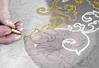 Métiers d’art : broderie Lesage, l’une des plus grandes Maisons de broderie d’art. © Atout France/Patrice Thébault