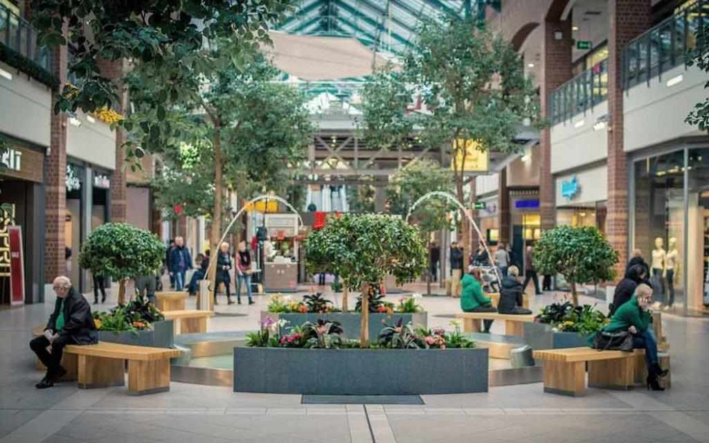 Commercial Real-Estate - Shopping Mall – WestmountMag.ca