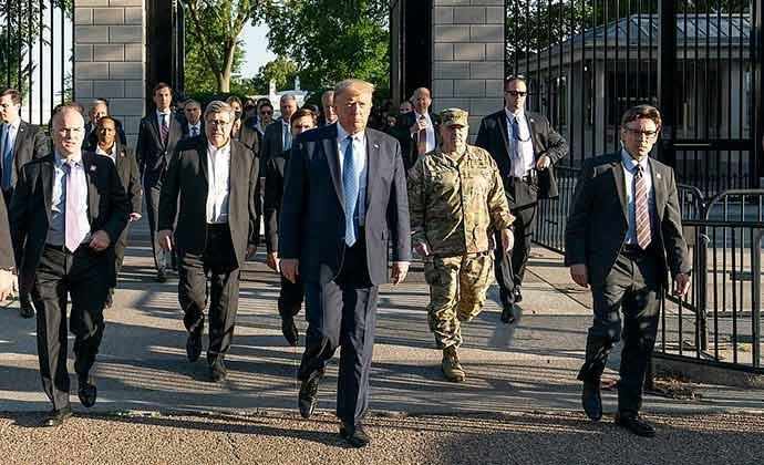 Trump on his way to St. John’s Episcopal church- WestmountMag.ca