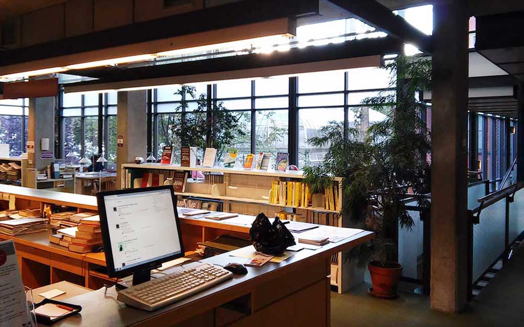 Bibliothèque de Westmount Library - photo: Andrew Burlone - WestmountMag.ca